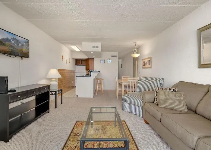 Polynesian 502 Apartment *